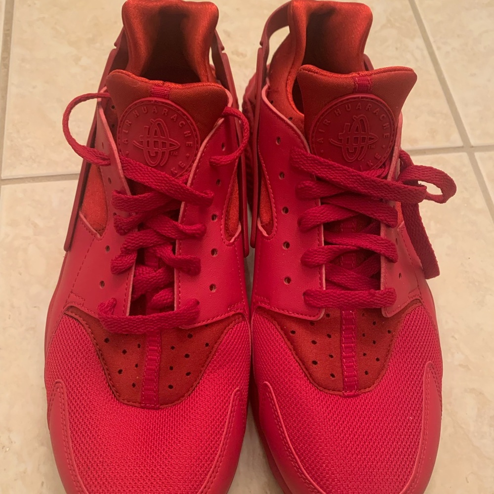 Nike Air Huarache Run size 11.5 Red